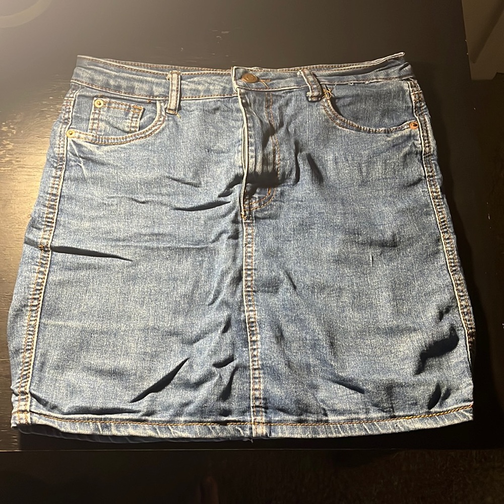 Denim Skirt (fits like a glove)